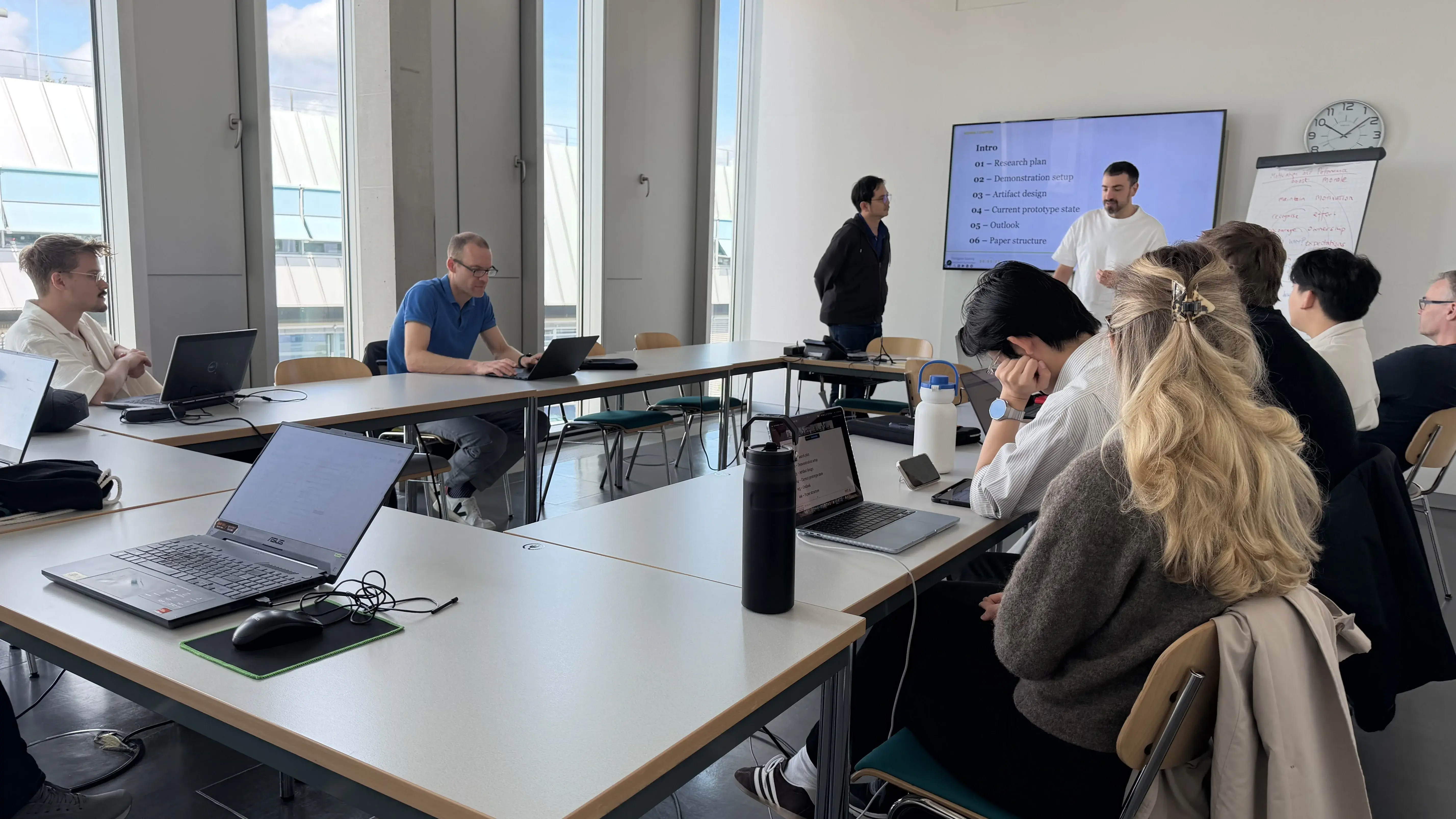 Zwischenpräsentation an der HdM der Studierendenteams des AI Research Projekts